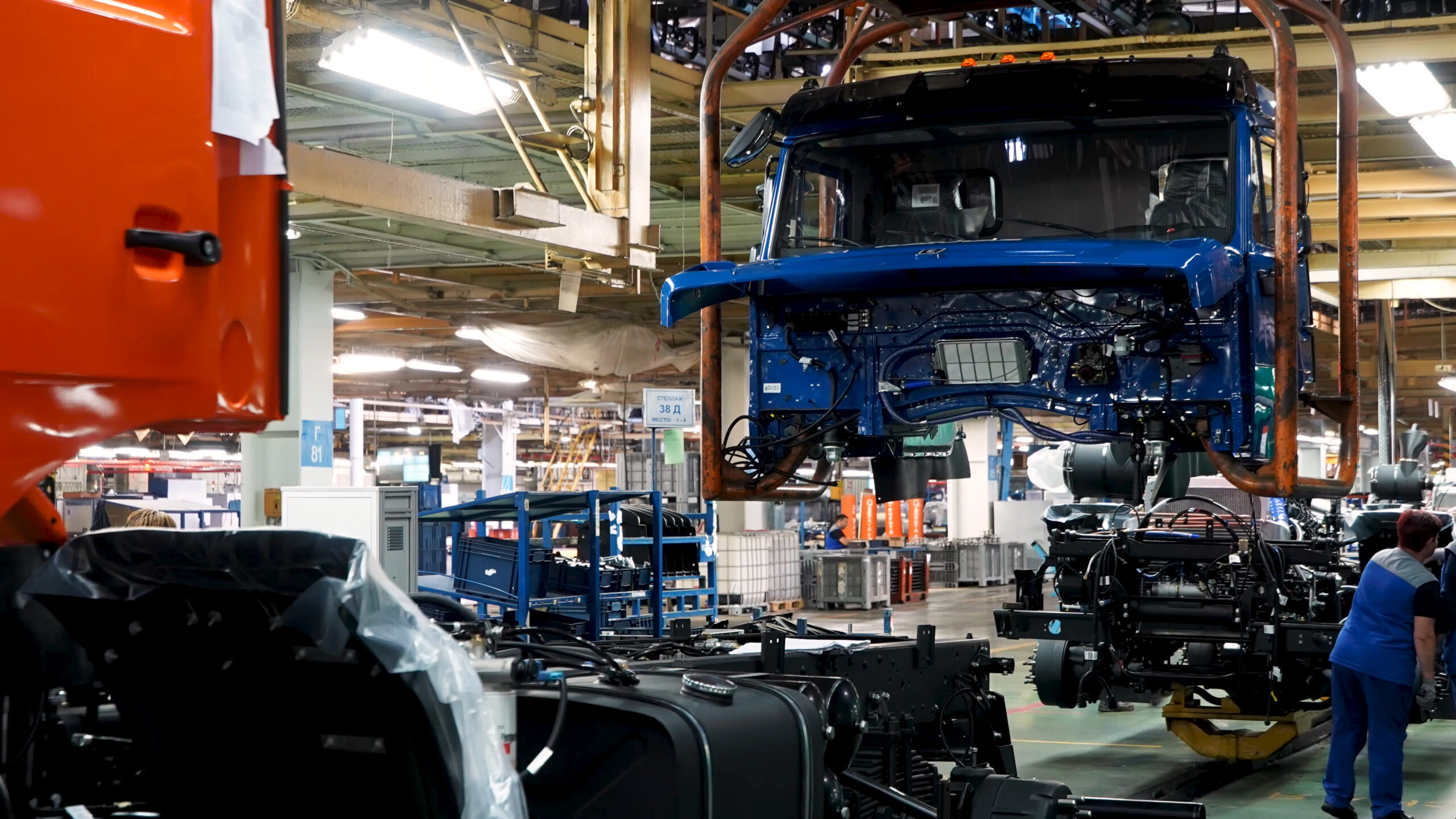 April Class 8 Orders Cool – Supply Chain Woes Persist