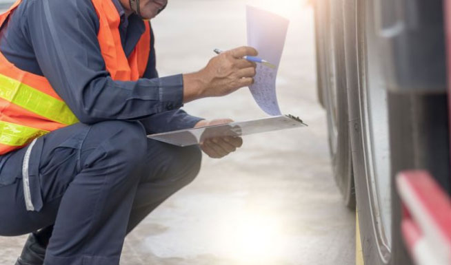 Reducing Roadside Inspection Violations Through Fleet Strategies and Solutions for Heavy-Duty Trucks
