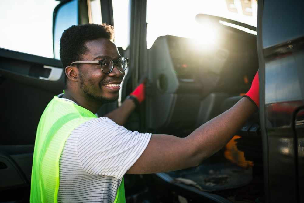 From Hashtags to Highways: How Technology, Social Media and Influencers Bring New Talent to Trucking